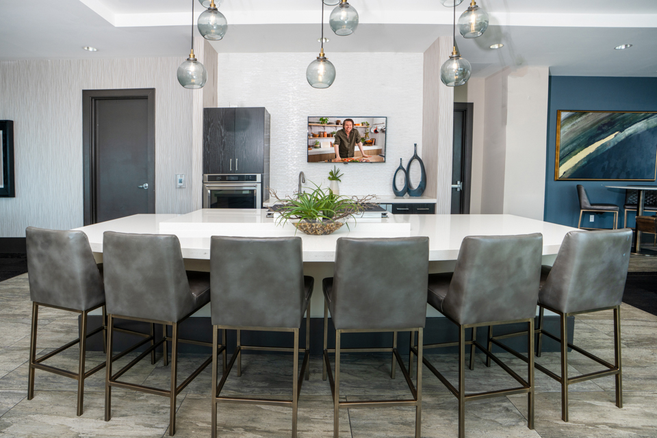 Studio Apartments in Nashville - SkyHouse Nashville - Clubroom
