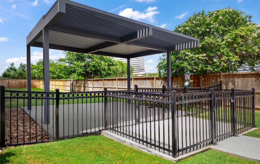 Apartments near galleria mall - SkyHouse River Oaks rooftop dining area