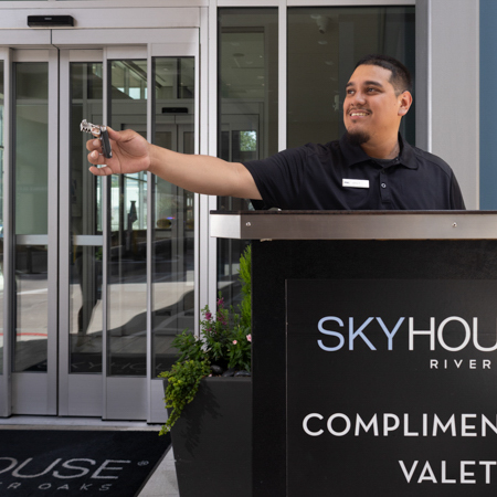 SkyHouse River Oaks Apartments near me Texas - 