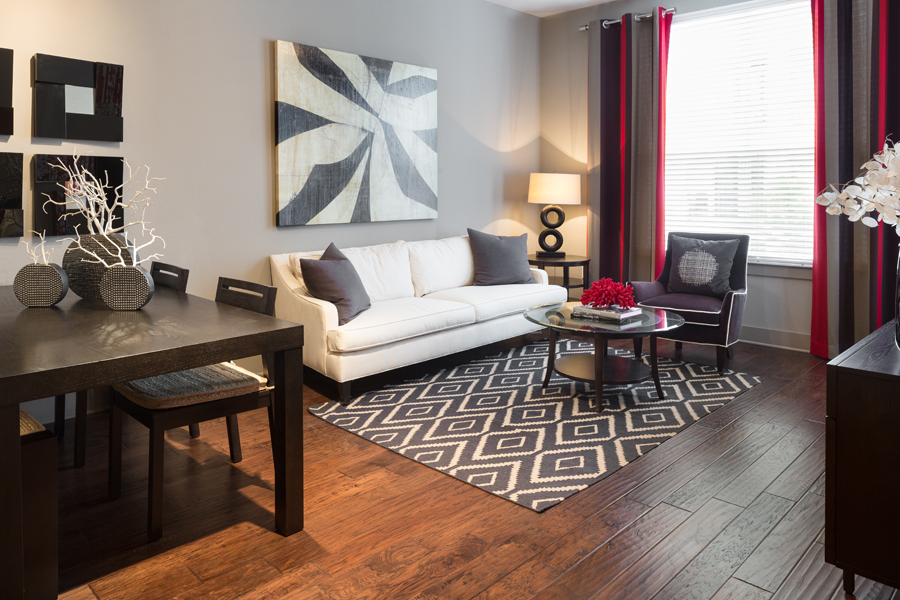 Icon at Ross Apartments - Dallas Texas - Convenient