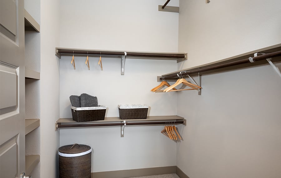 Strata Apartments near me Dallas Texas - walk in closets