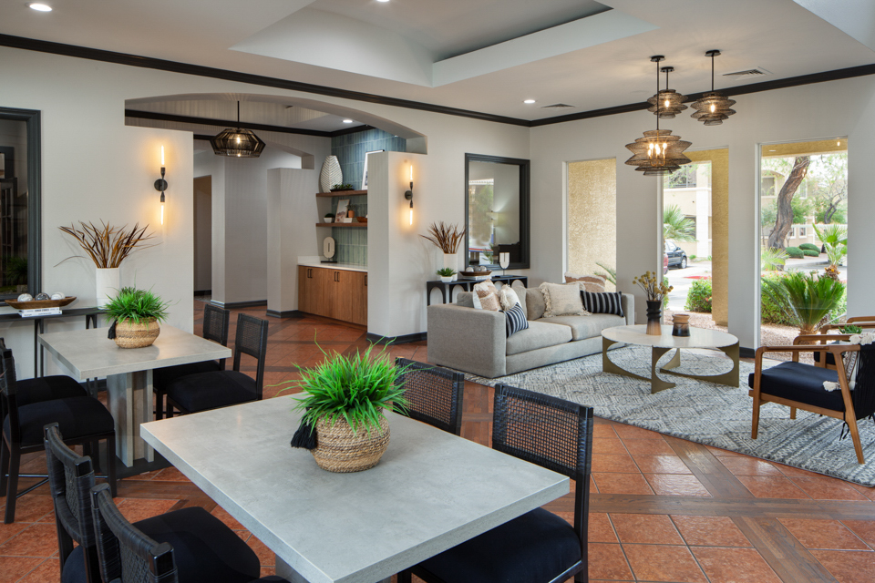 North Scottsdale Apartments - San Carlos - mountain views
