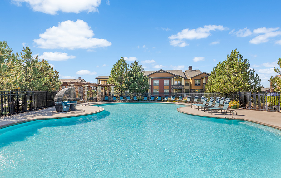 The Sanctuary at Tallyns Reach Apartments in Aurora - Poolside Furniture