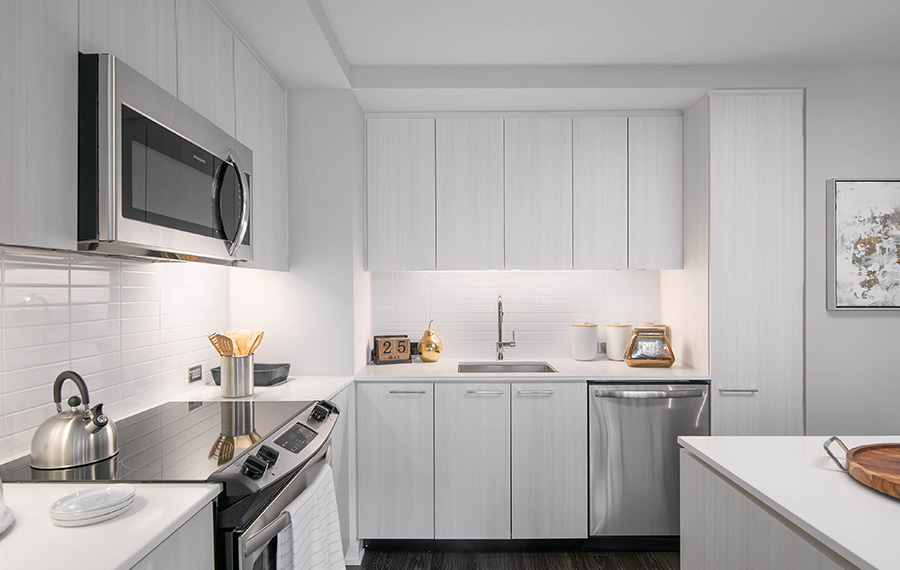 Signature at Reston Town Center Apartments - Reston, VA - kitchen
