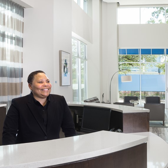 SkyHouse River Oaks Apartments in Texas - concierge