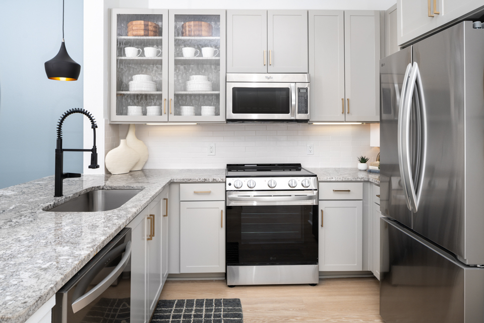 Strata Apartments near me knox-henderson Texas - modern kitchens