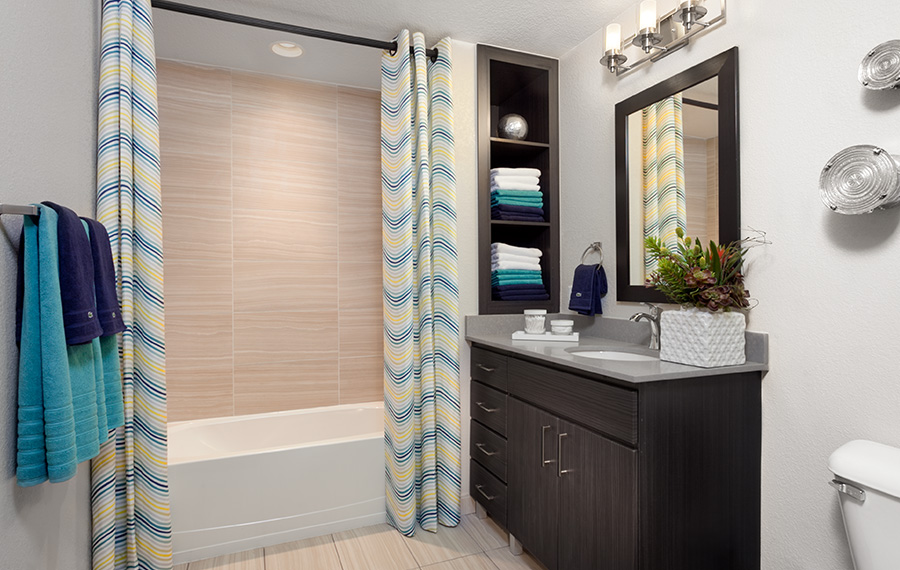 Studio LoHi Apartments - Denver, CO - bath