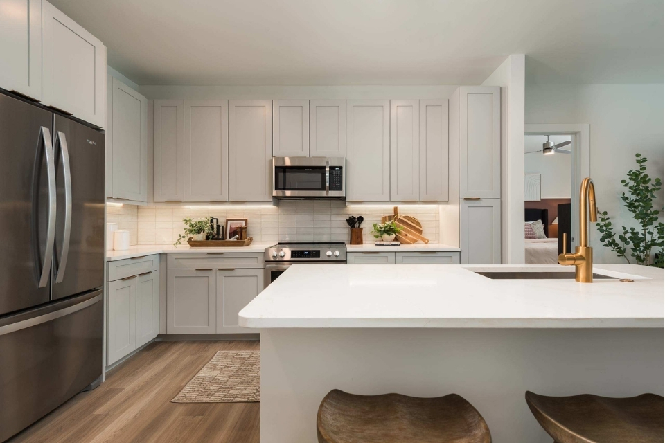Studio apartments in Tampa, FL - The Residence Peninsula - Kitchen