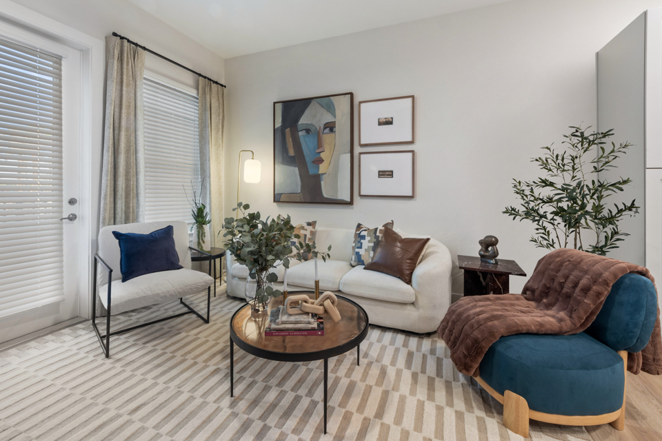 1 Bedroom Apartments in Tampa, FL - The Residence Peninsula - living area
