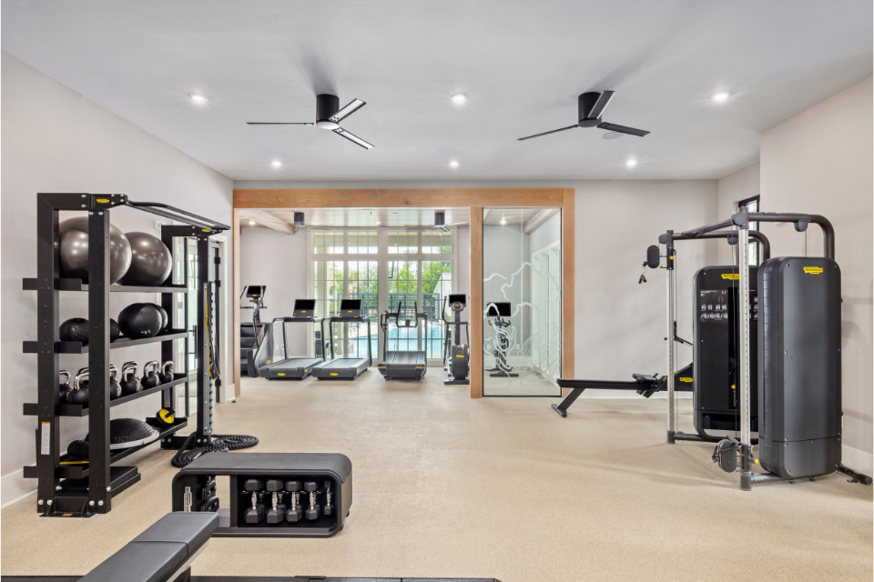 The Henslow Daniel Island Apartments - Mount Pleasant apartments and townhomes with fitness facilities
