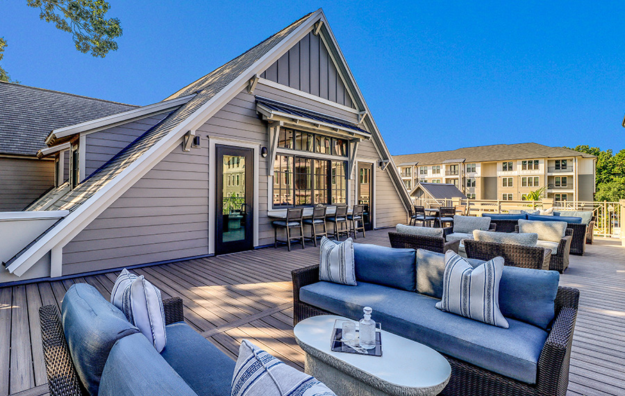 The Henslow Apartments on Daniel Island - Outdoor Lounge