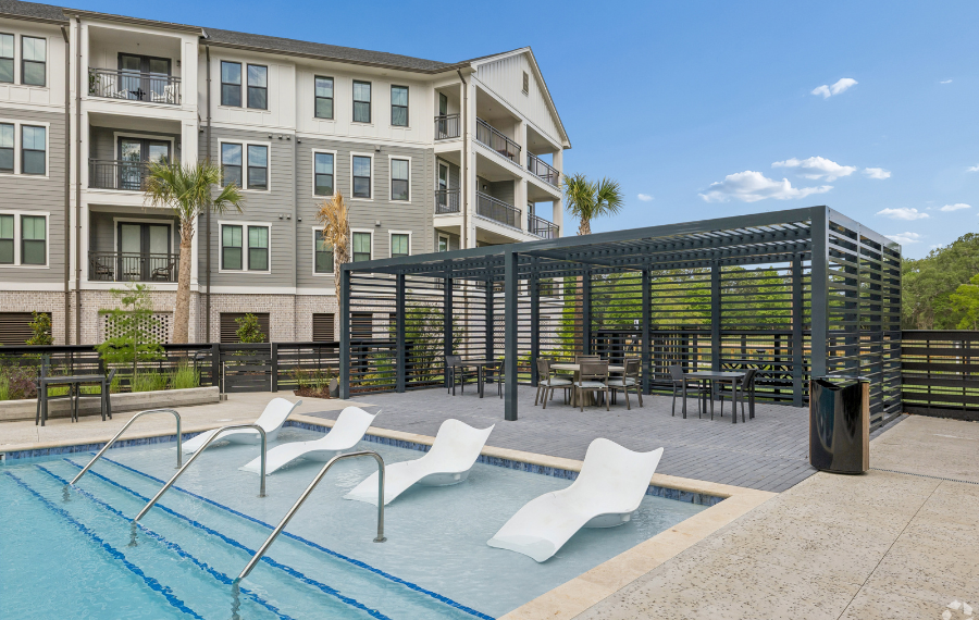 The Henslow Daniel Island - Mount Pleasant Apartments - swimming pool
