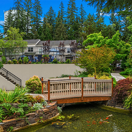 The Lodge at Redmond Ridge - Redmond, WA Apartments - walking path