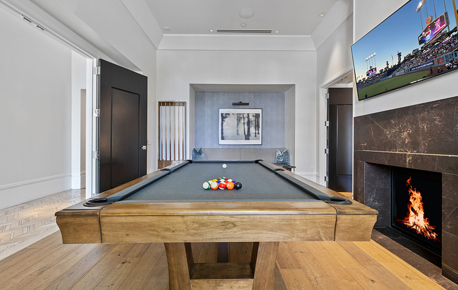 Apartments in Buckhead Village District - The Residence Buckhead Atlanta - Billiards