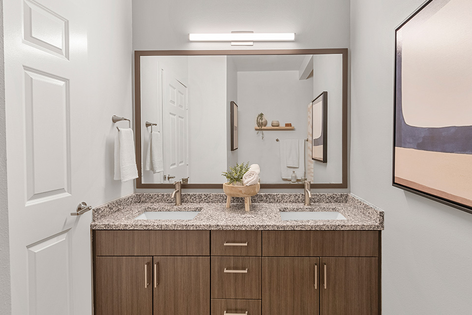 The Timbers at Issaquah Ridge apartments in Snoqualmie Falls - bath