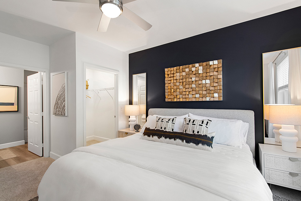 Apartments in Issaquah - The Timbers at Issaquah Ridge - mountain views