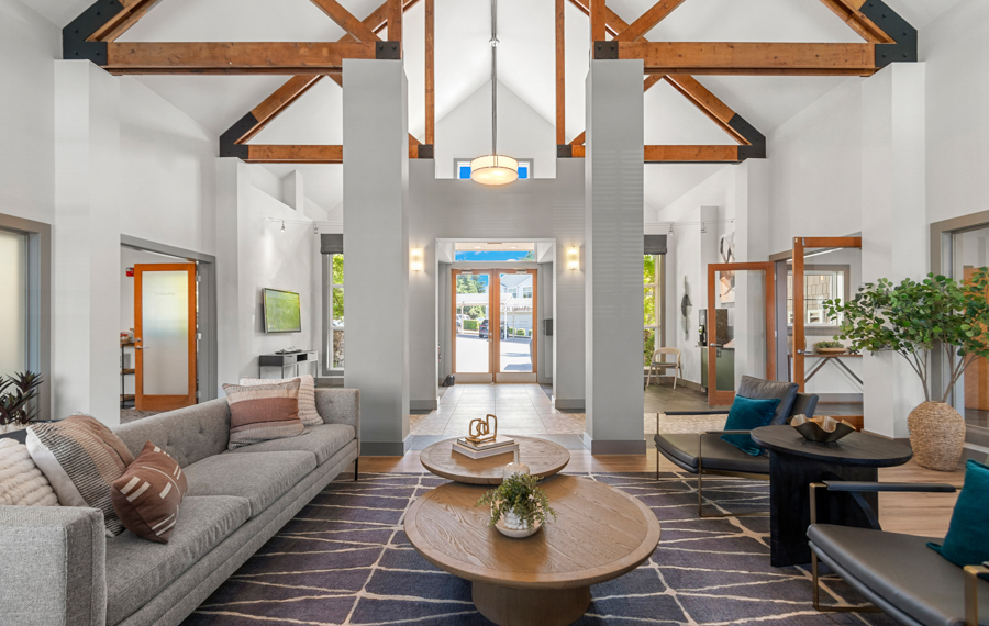 Gilman apartments near Boeing - The Timbers at Issaquah Ridge Clubhouse