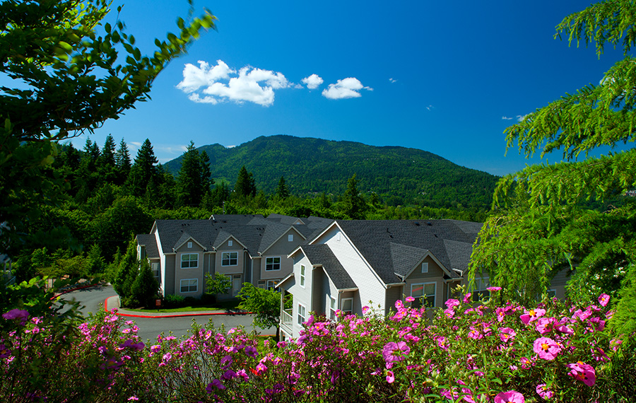 Apartments in Issaquah - The Timbers at Issaquah Ridge - mountain views
