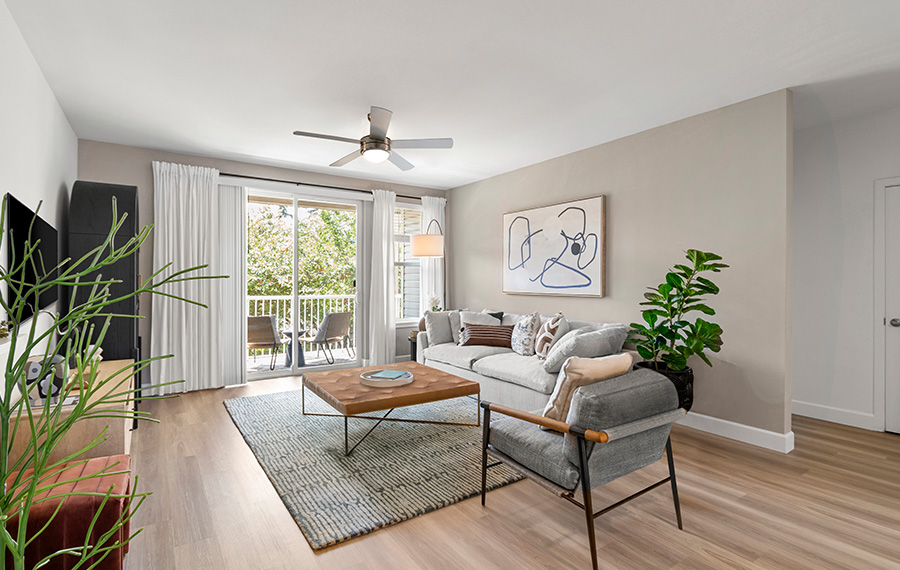 Front Street apartments near Cosco - The Timbers at Issaquah Ridge Patio and Balcony
