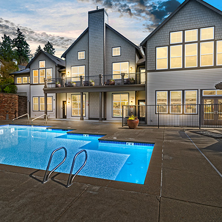 Issaquah Plateau apartments near Sanmar - The Timbers at Issaquah Ridge swimming pool