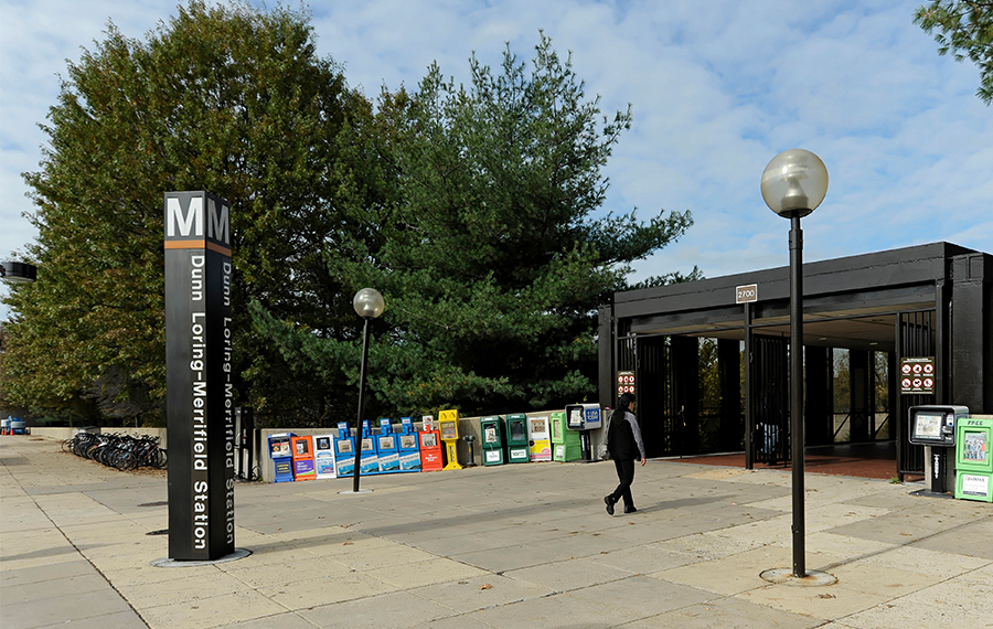 Apts near Mass Transit - The Reserve at Tysons Corner