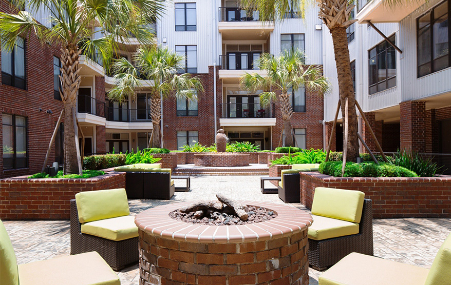 2125 Yale - Houston, TX apartments - firepit