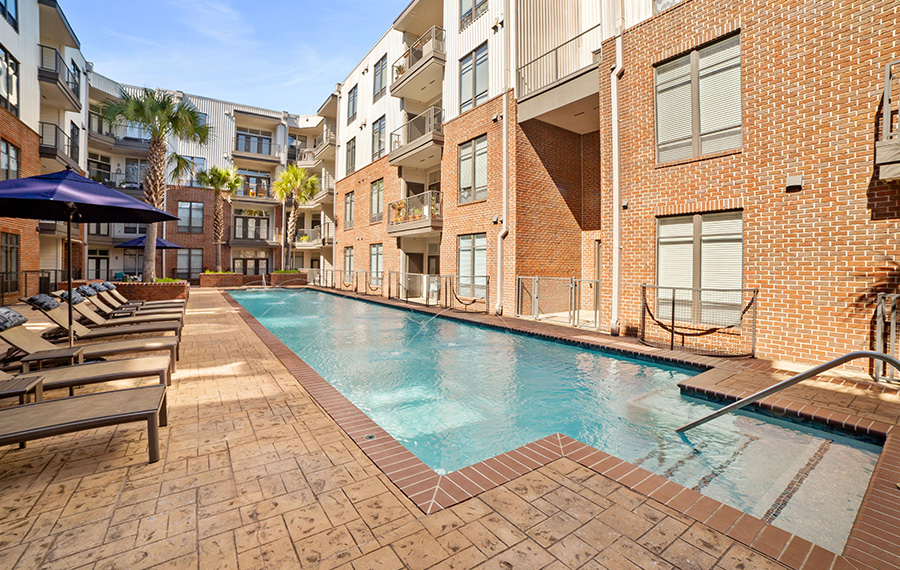 Apartments 77008 - 2125 Yale apartments for rent - pool