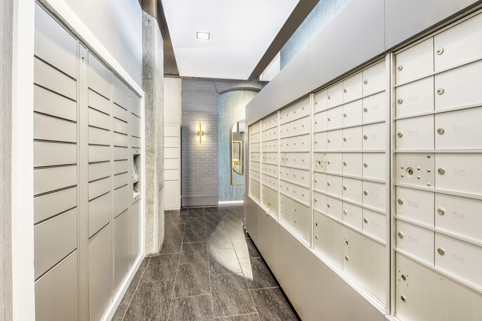 Zoso Flats Apartments in Arlington, VA - Package Room