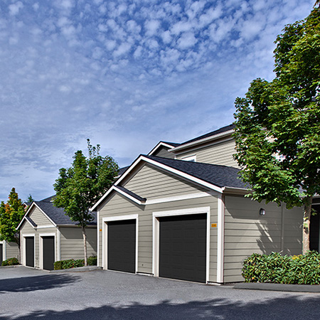 The Lodge at Redmond Ridge - Apartments in Redmond, WA - attached garage