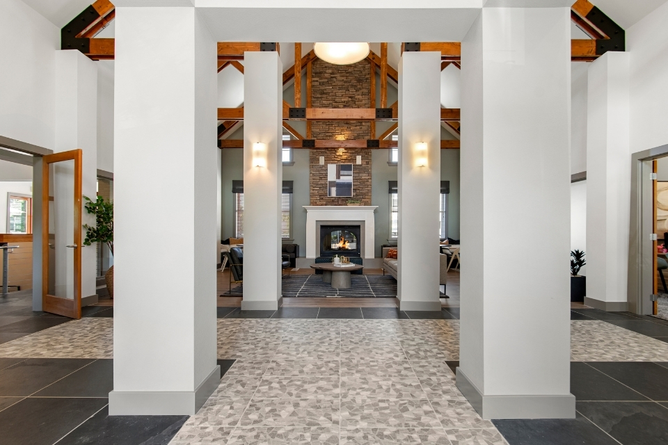 Issaquah Plateau apartments near Sanmar - The Timbers at Issaquah Ridge clubhouse