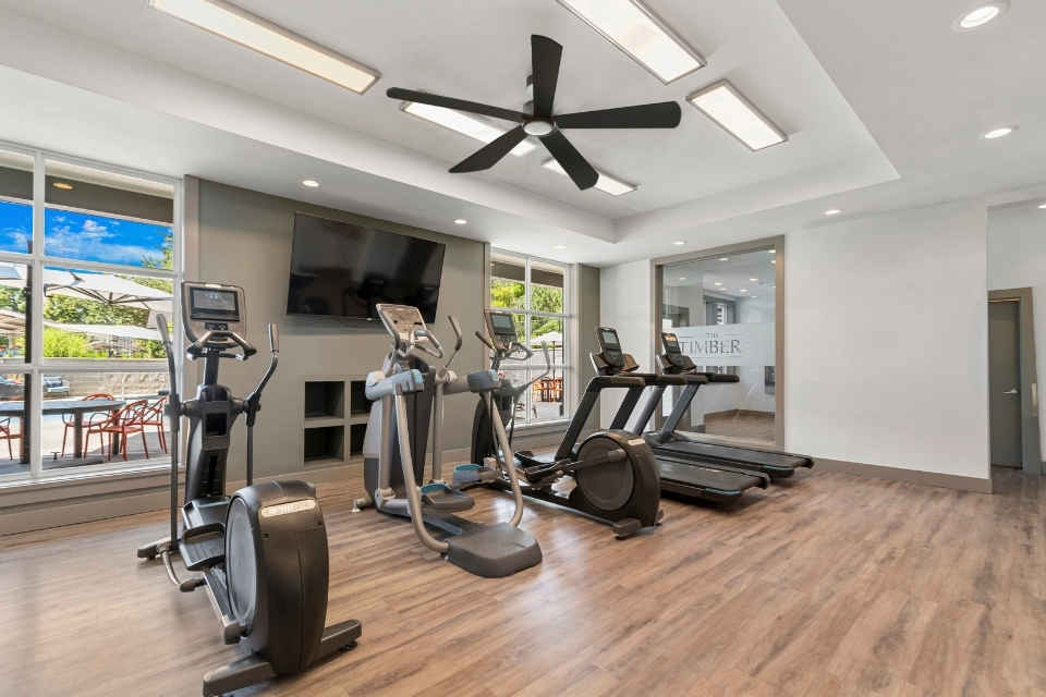 The Highlands apartments near Bellevue College - The Timbers at Issaquah Ridge fitness center
