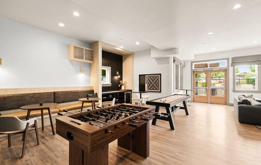 Gilman apartments near Boeing - The Timbers at Issaquah Ridge Gameroom