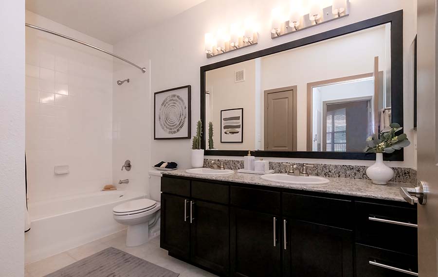 Brick Row Urban Village - Downtown Plano Apartments - bathroom