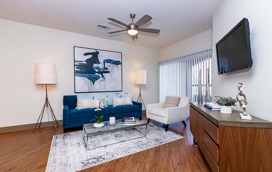 Brick Row Urban Village - Downtown Plano Apartments - living room