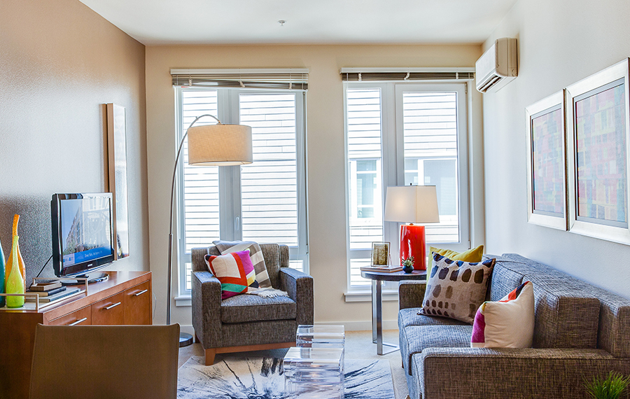 Portland, OR Apartments for rent near Tillicum Bridge - Floor-to-Ceiling Windows