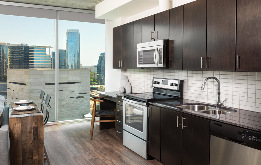 SkyHouse Dallas - Dallas, TX - tile backsplash