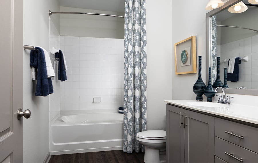 Peabody, MA apartments - Highlands at Dearborn Upgraded Bathrooms