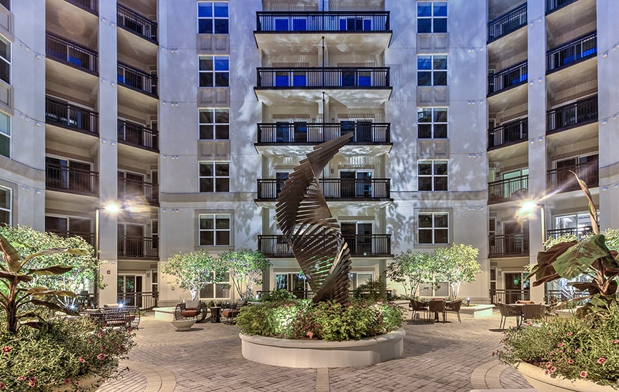 Apartments on South Blvd Charlotte NC - The Encore SouthPark - Courtyard
