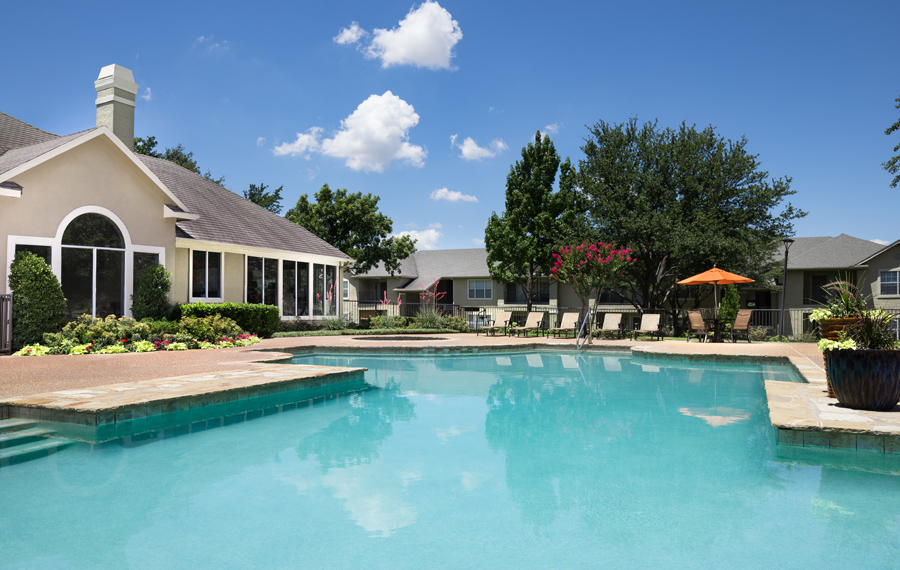 Discover the Community Amenities Apartments Near Grapevine Lake