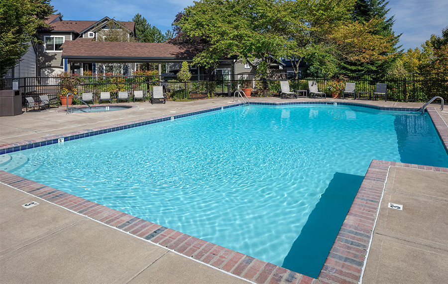 Apartments in the West Linn-Wilsonville School District - Cascade Summit - Swimming Pool