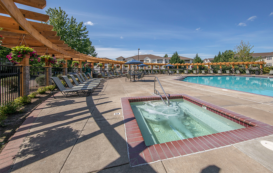 Quatama Crossing apartments for rent in Tanasbourne - Hot Tub