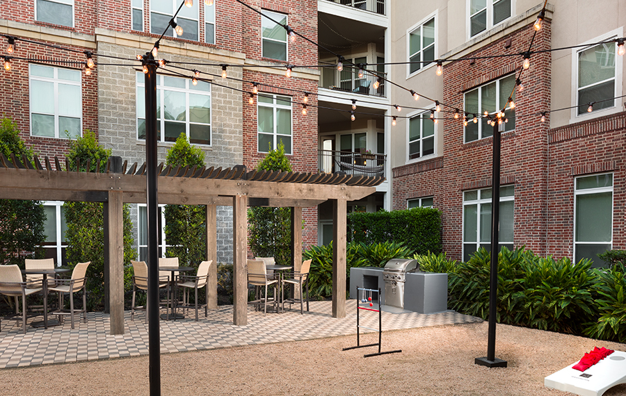 Discover the Community Amenities | Apartments Near 77007 | District at