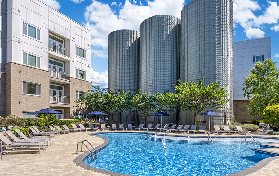 South End apartments near Newbern Station Light Rail - Silos South End - pool