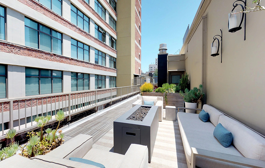 Apartments for rent in Los Angeles - Brockman Lofts Rooftop Lounge
