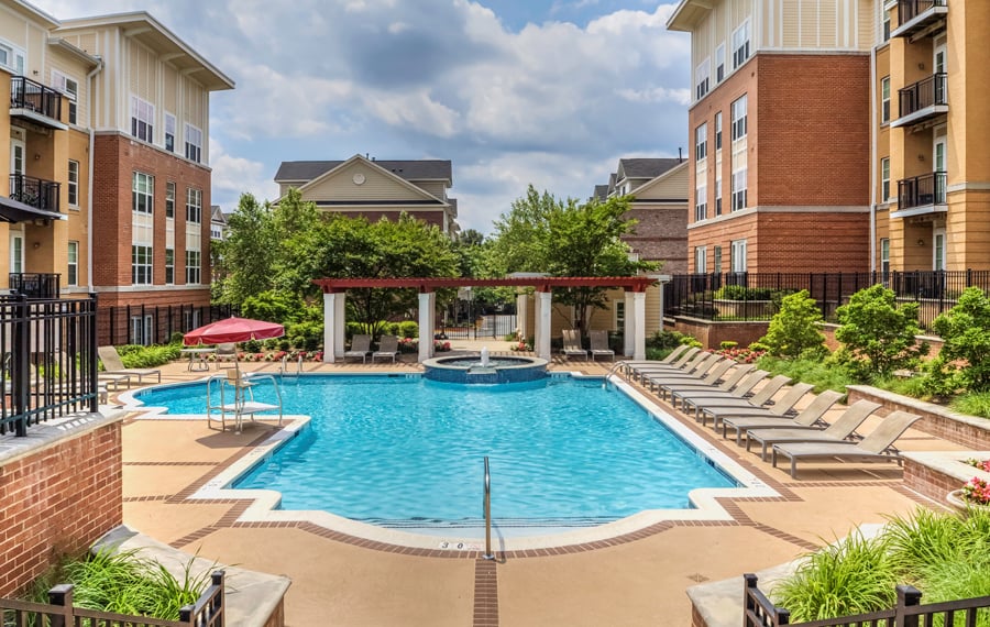 Vienna apartments near Ernst & Young - The Reserve at Tysons Corner - Swimming Pool