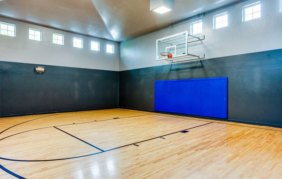 Hillsboro apartments in the Hillsboro School District - Basketball Court