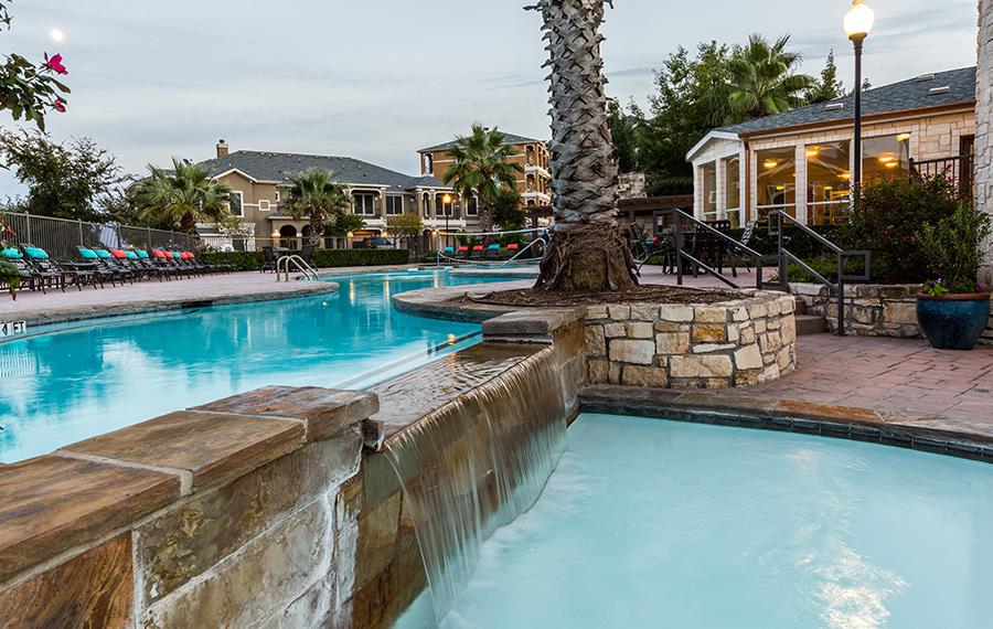 Community Amenities Hutto, TX Apartments Near Meadow Lake Park