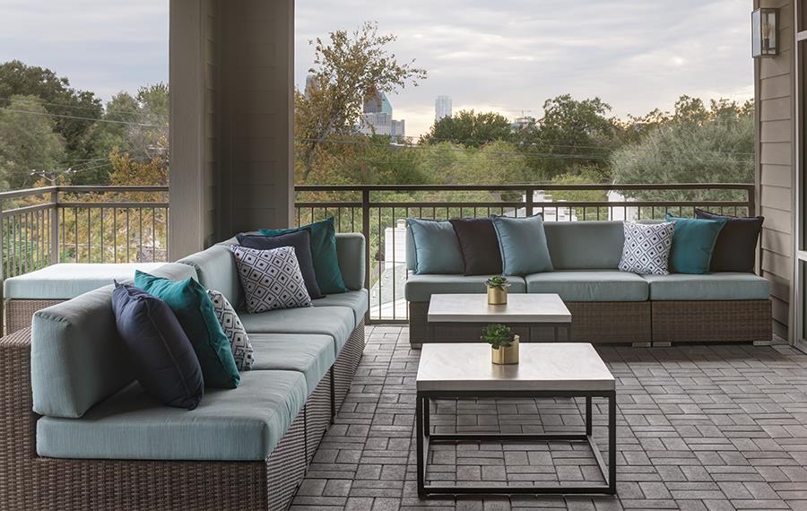 Larq Henderson Community Amenities Apartments in Dallas, TX