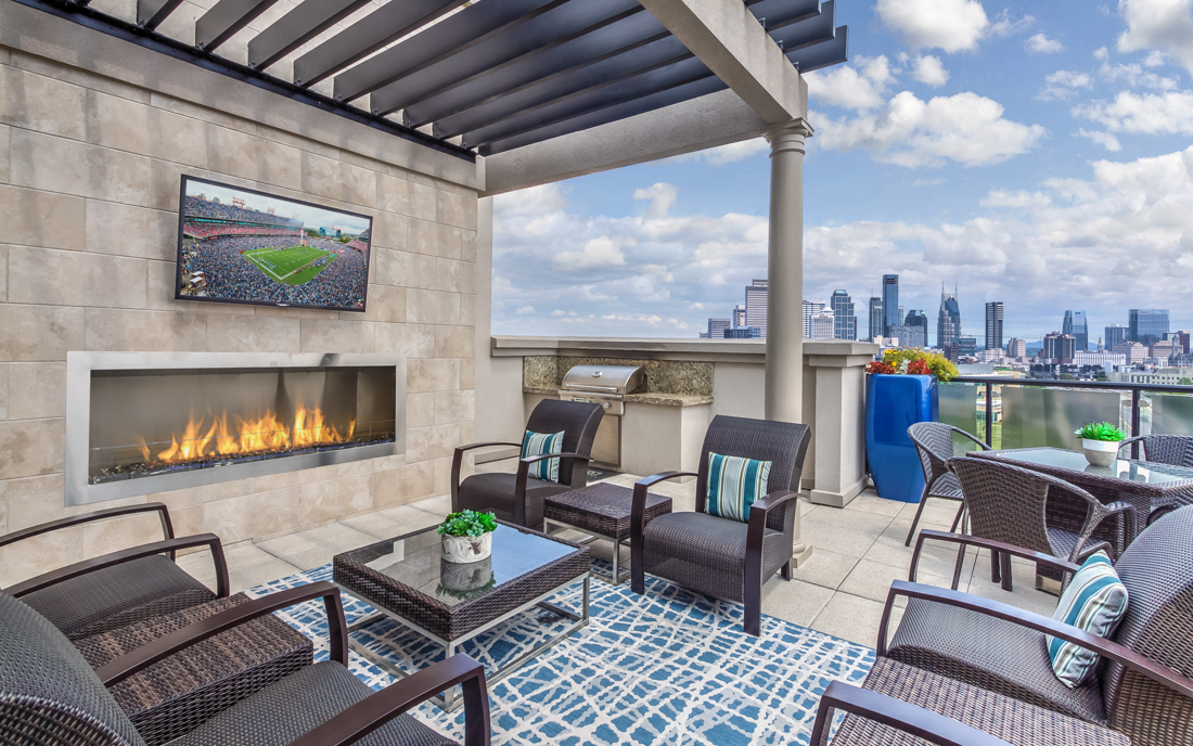 2700 Charlotte rooftop lounge - apartments for rent near nashville tn