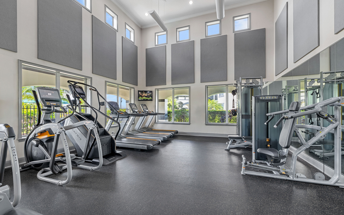 Reserve At Beachline upgraded apartments - State of the art fitness center Orlando FL - Medical City